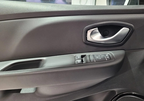 Renault Clio cena 35900 przebieg: 143000, rok produkcji 2018 z Lipsko małe 92